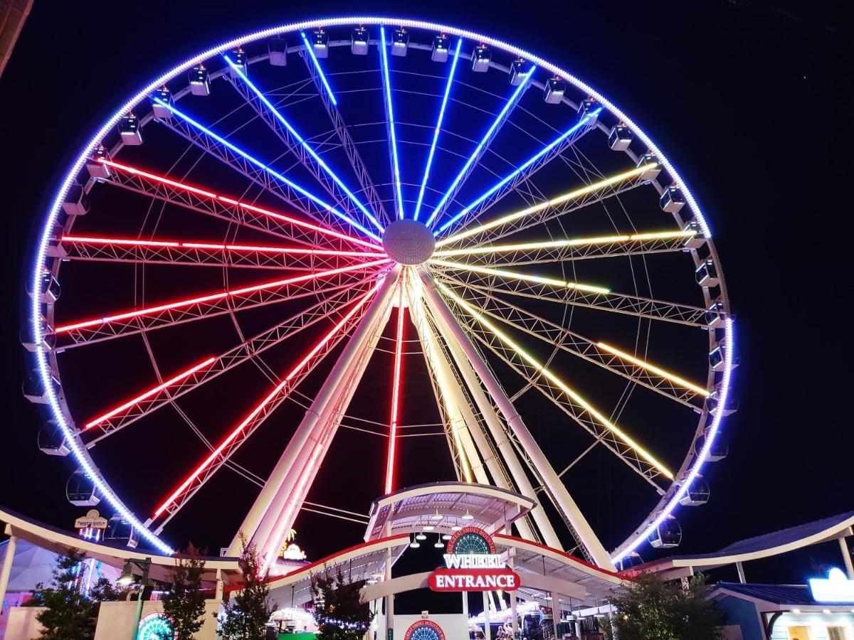 Forever Yours, Hot Tub, 1089 Of Free Attraction Tickets For Each Paid Day, Dollywood And More Pigeon Forge Exterior photo